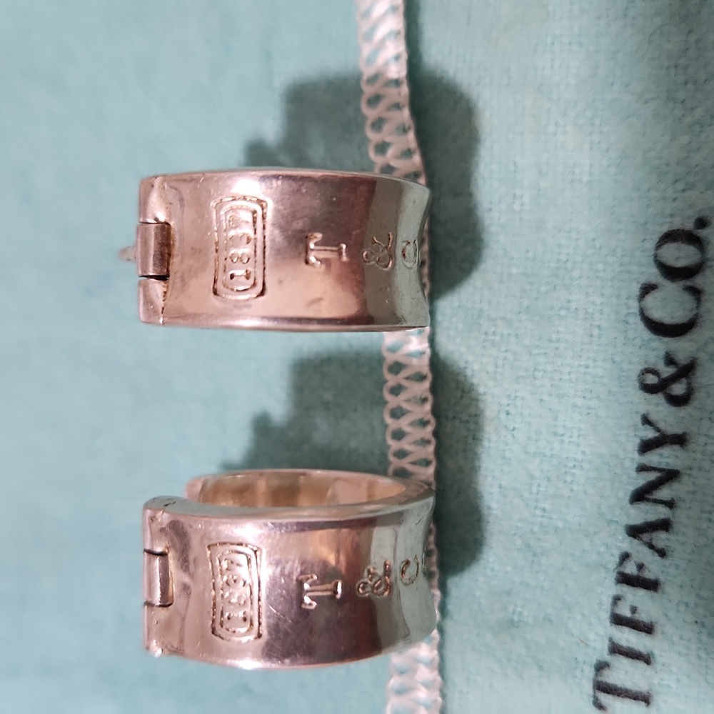 TIFFANY & CO. 1837 Wide Hoop earrings, Sterling Silver - Picture 2 of 5